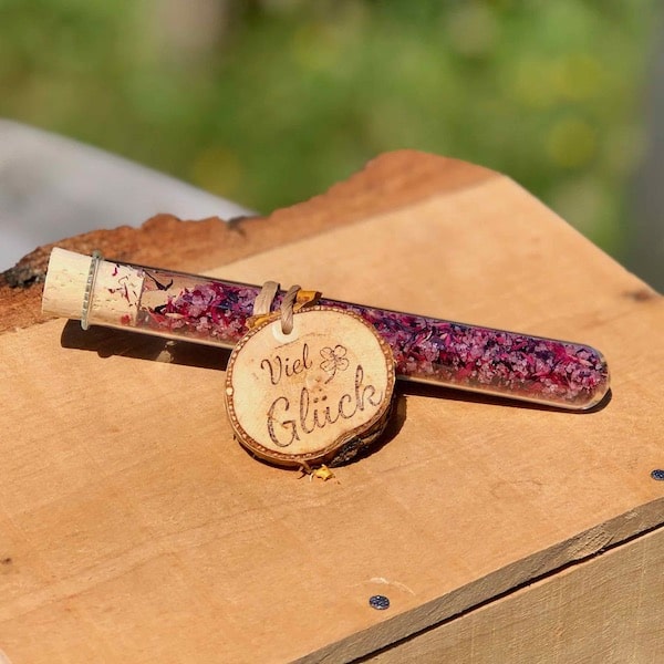 Glasröhrchen mit Stullengewürz Flower Power und Anhänger Viel Glück zum Kaufen