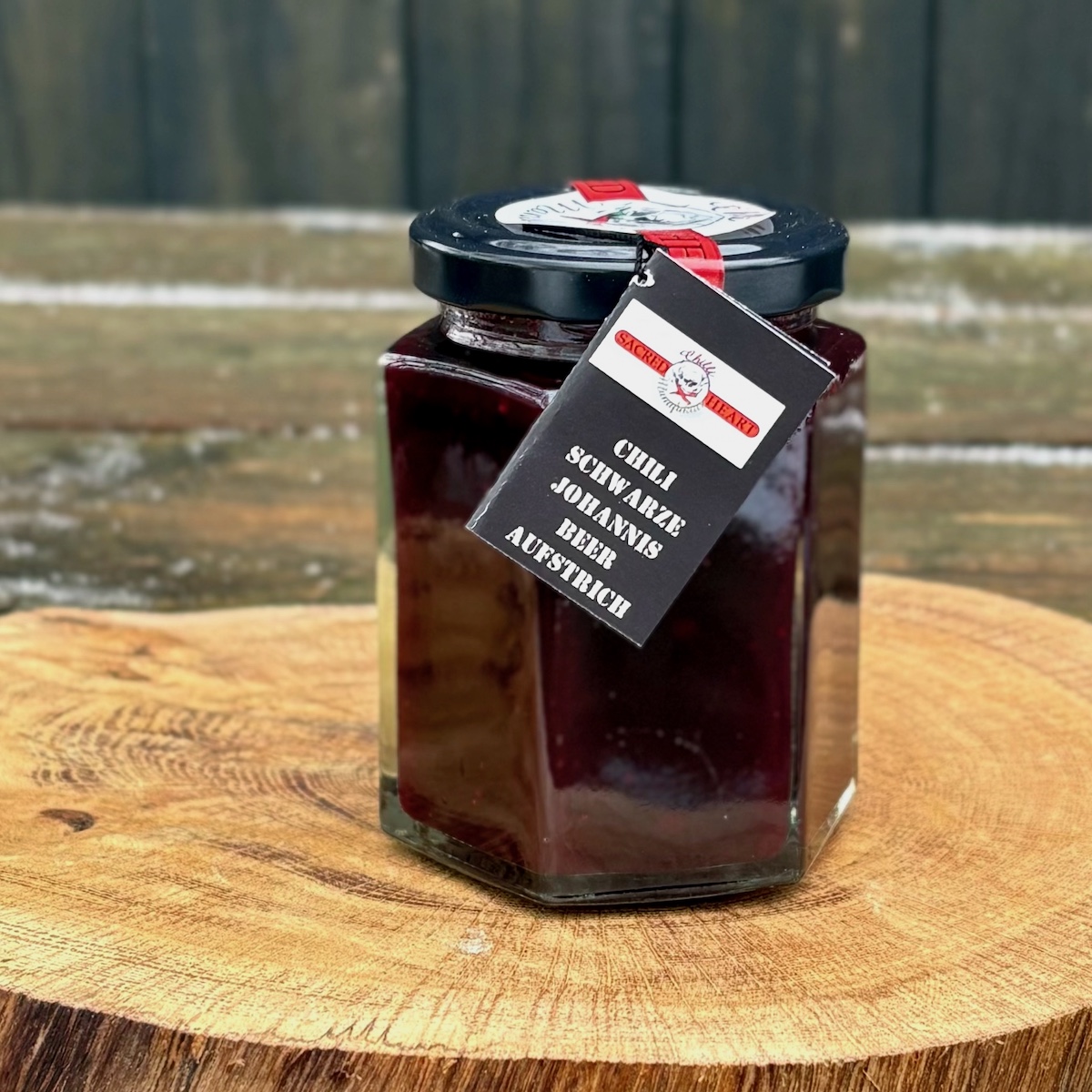 Glas mit Chili  schwarze johannisbeeren Aufstrich zum kaufen