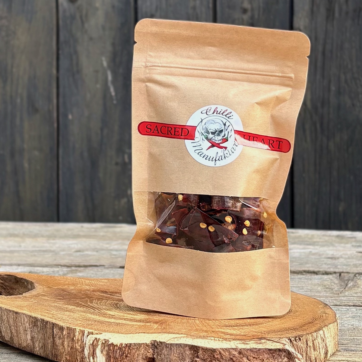 Geräucherte Chilischoten gescnitten in einem Standbodenbeutel Schärfegrad 7