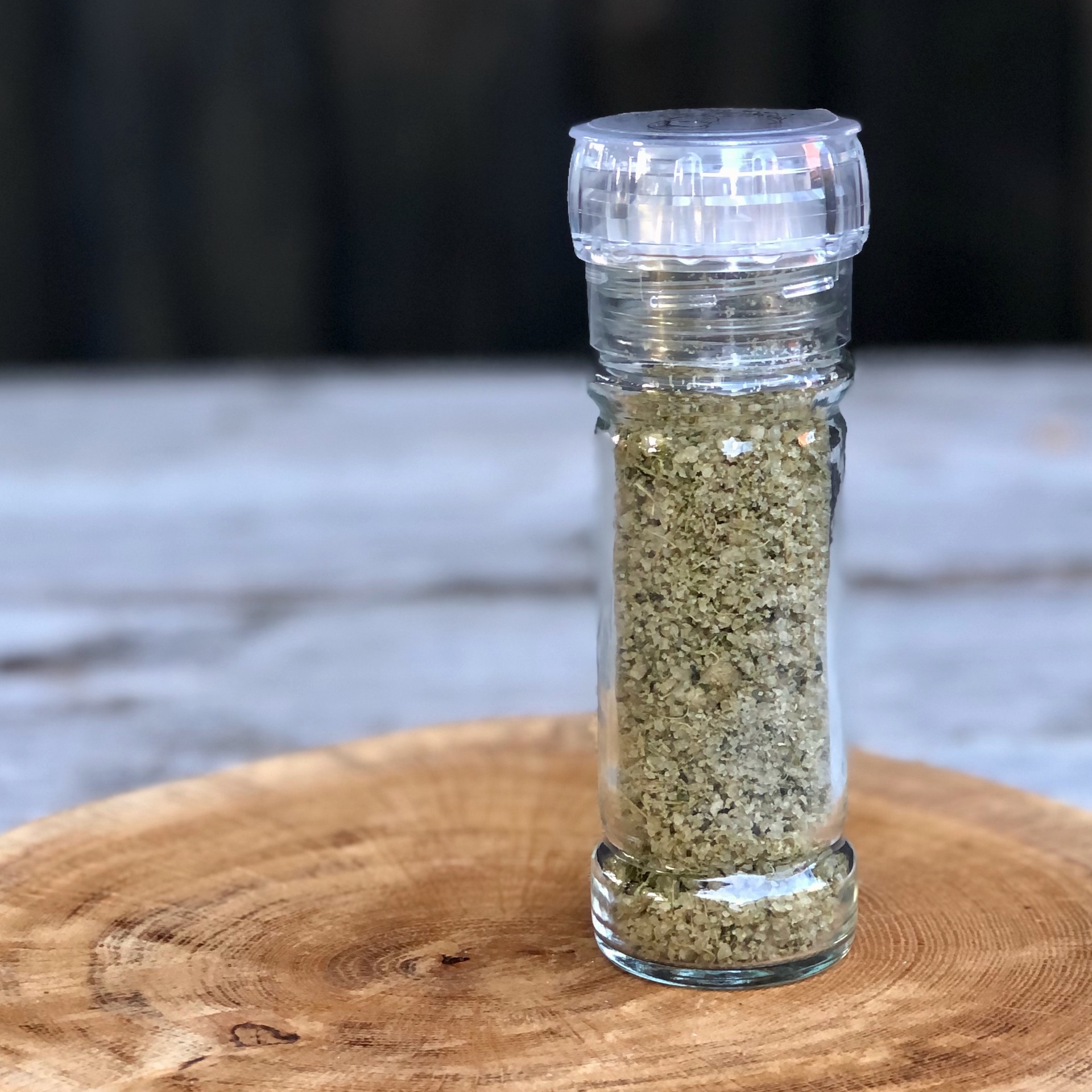 Liebstöckelsalz in der Mühle kaufen Liebstöckelsalz in der Mühle kaufen