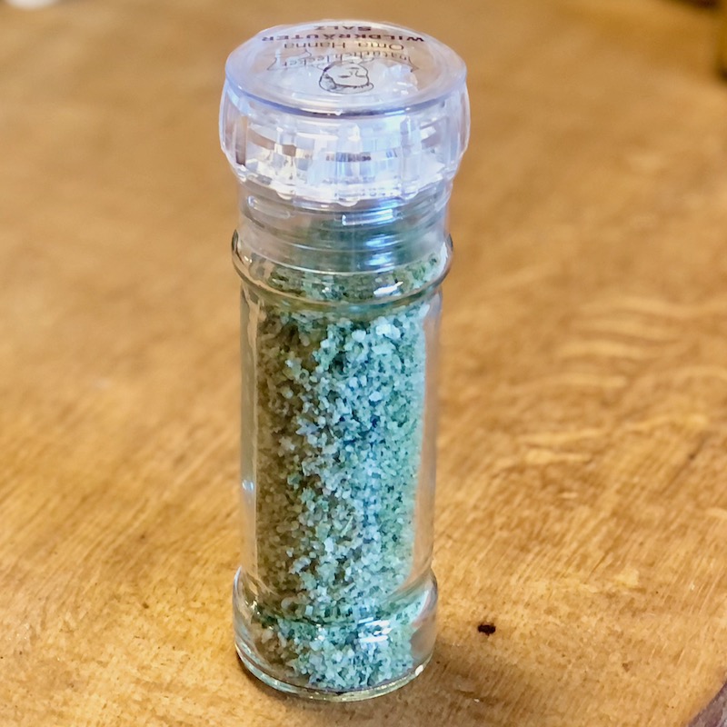 Wildkräutersalz mit Soltauer Salinensalz in der Mühle zum Nachwürzen kaufen